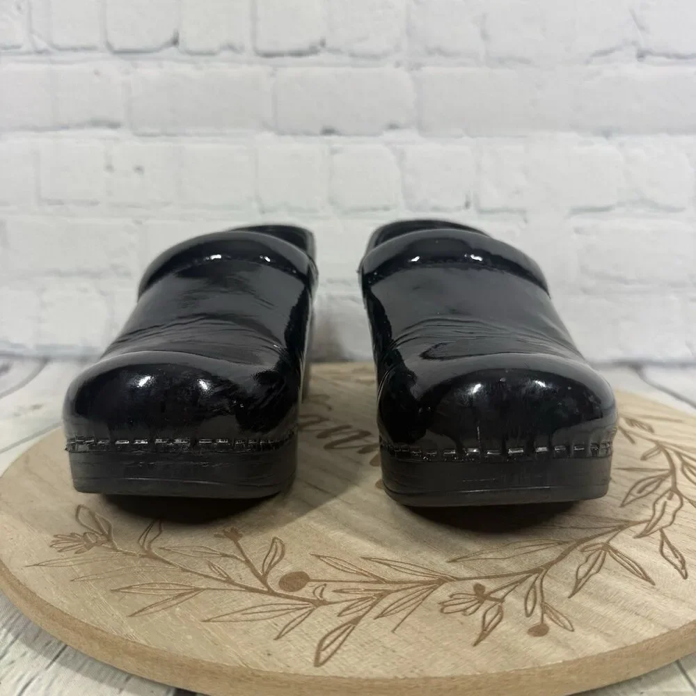 Dansko Professional Clogs Women 36 US 5.5-6 Black Patent Leather Nursing Shoes
